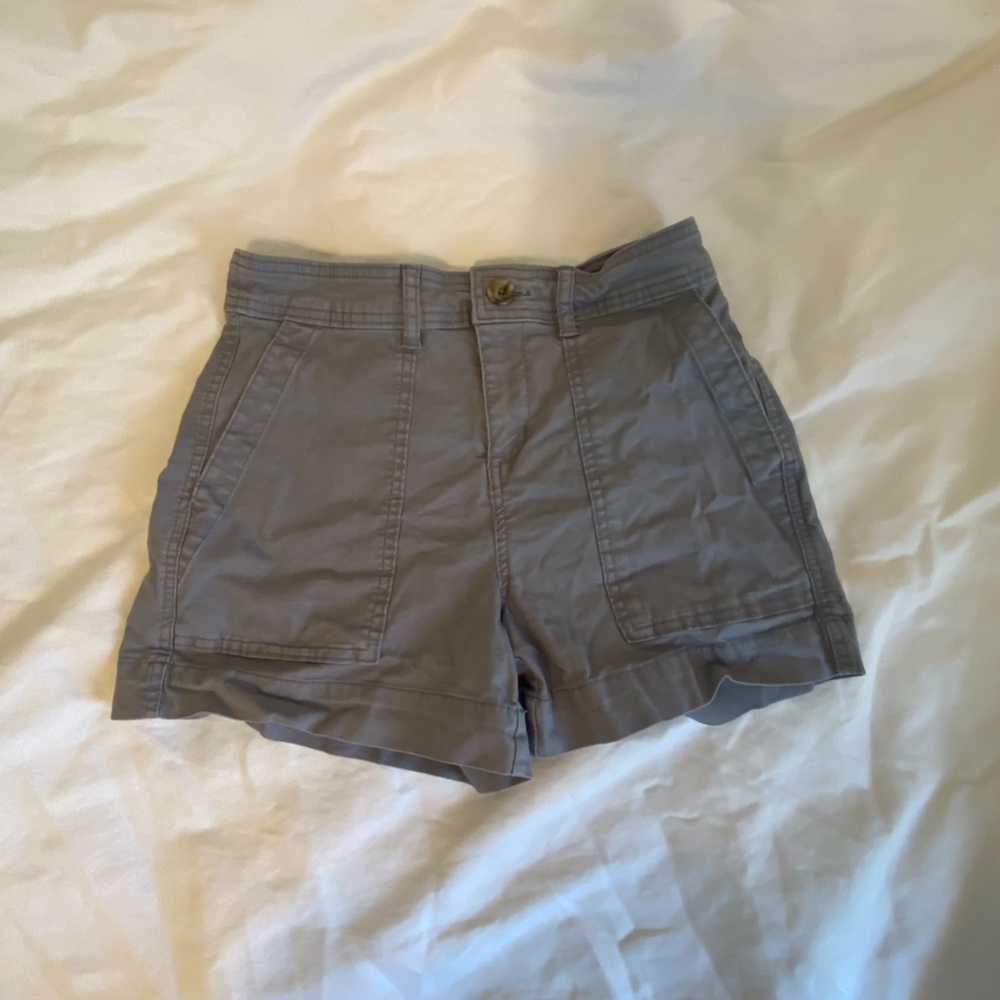 LOW WAISTED CARGO SHORTS